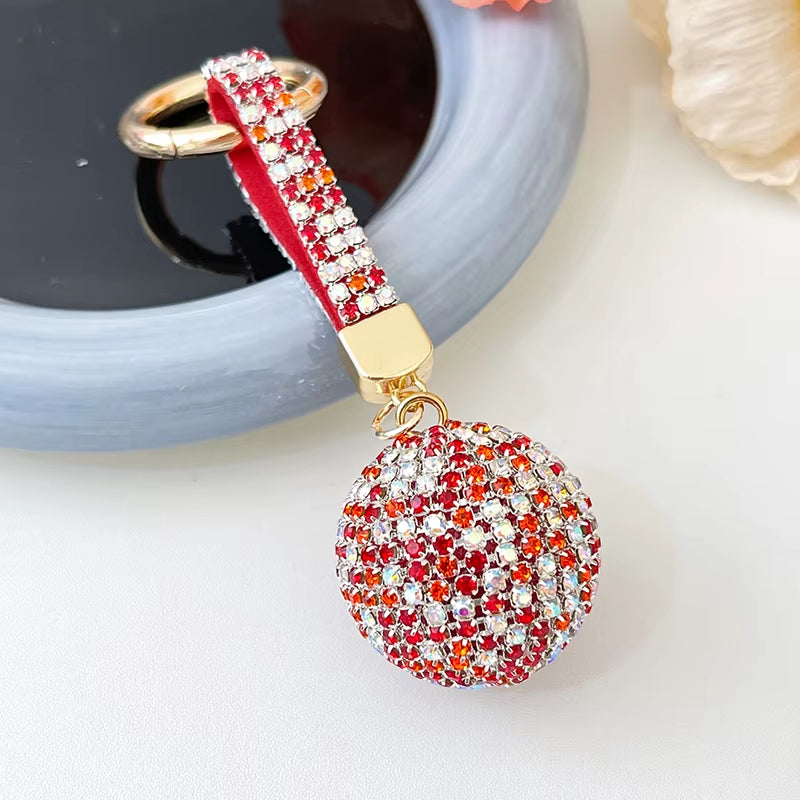 Full Crystals Anime Cartoon Keychain Wommen Bag Key Ring Hearts Bulldog Bears Souvenirs Gifts Брелоки